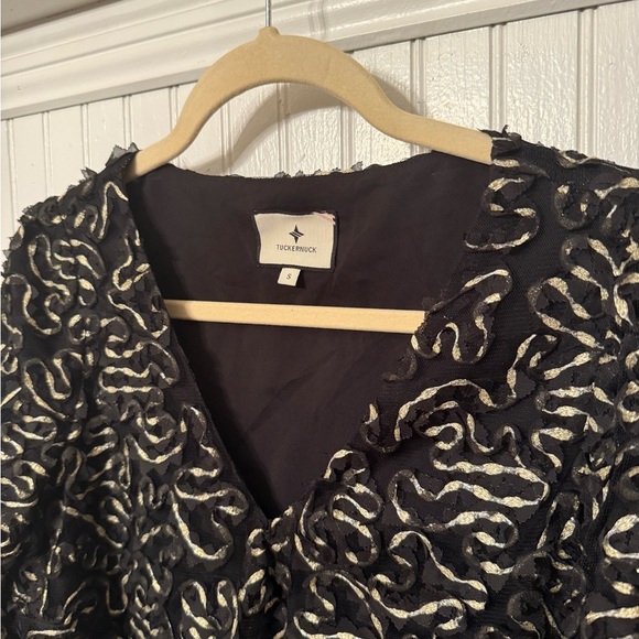 Tuckernuck Nightly Organza Easton Black Gold small Blouse - Picture 2 of 8